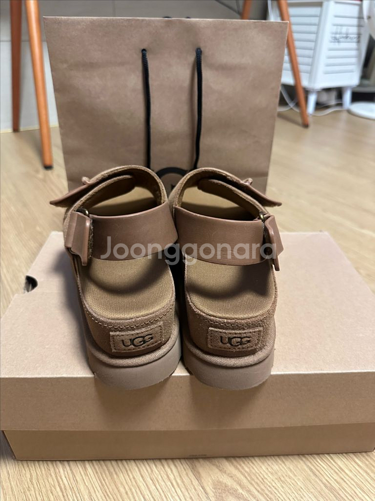 (새상품) 어그 골든스타 하이 슬링백 샌들--3