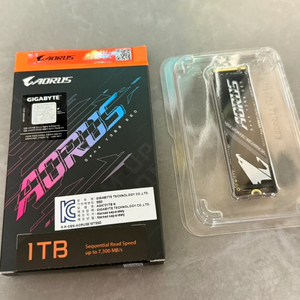 GIGABYTE AORUS 1TB SSD 팝니다