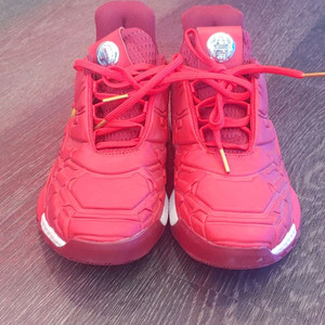 아디다스 농구화