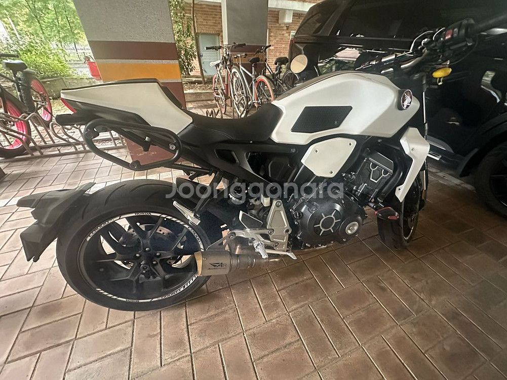 cb1000r--0