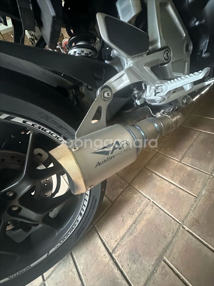 cb1000r--4
