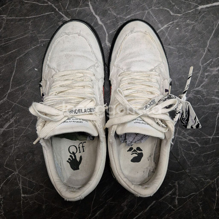 오프화이트 애로우 로우 스니커즈 42--2
