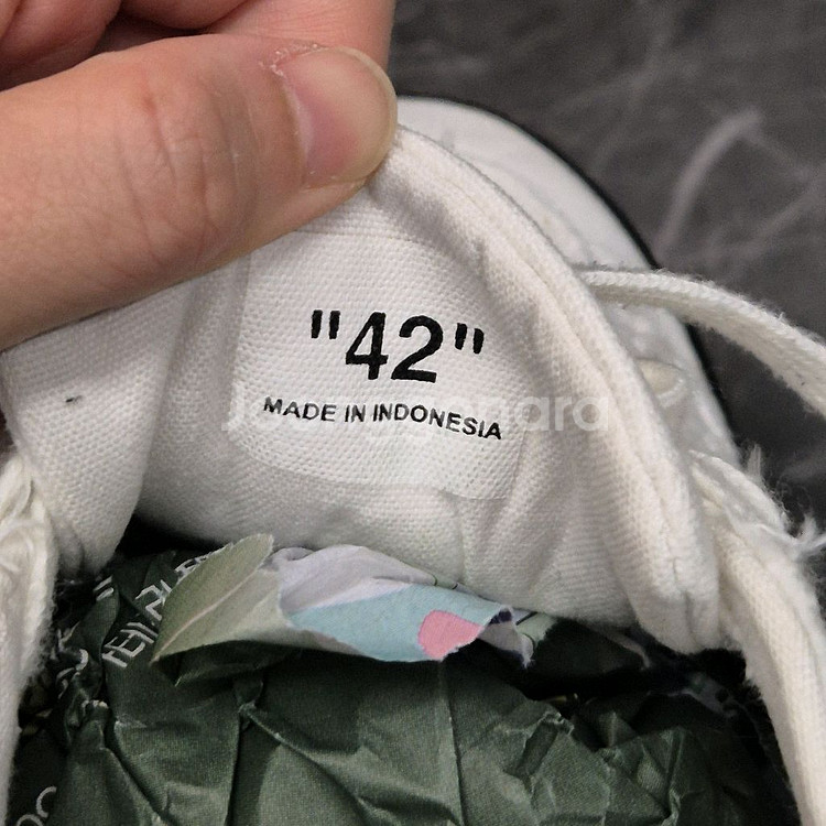 오프화이트 애로우 로우 스니커즈 42--6