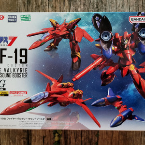 HG 1/100 VF-19카이 파이어 발키리 & 부스터
