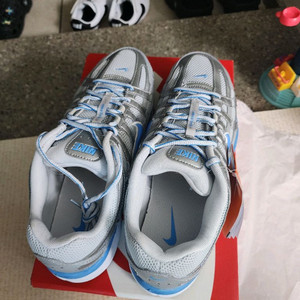 나이키 p6000 280 팝니다