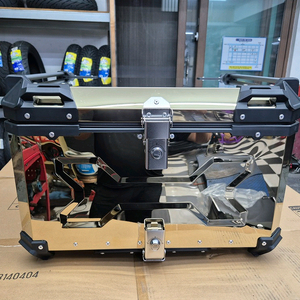 유광골드 알루미늄탑박스 85리터 신품 판매합니다