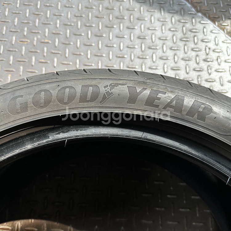 275 35 19 굿이어 이글F1 중고타이어 2본--0