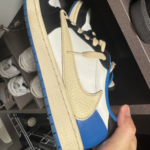 조던1 로우 트래비스 스캇 OG 270 팝니다