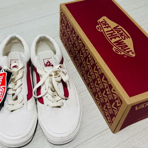 새상품 반스 클래식 올드 스쿨 VN0A3DZ3OXS1