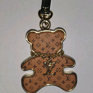 루이비통 곰돌이 키홀더 키링 팝니다.