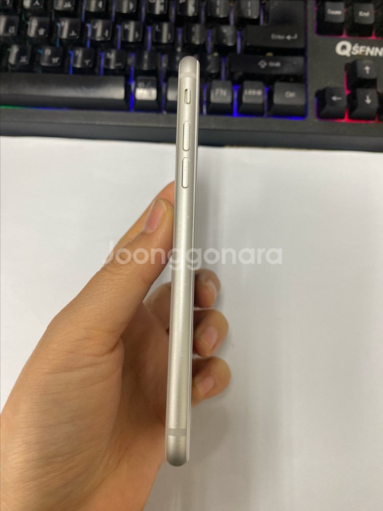 아이폰8 실버 A급 64GB 배터리100% 빈티지카메라--4