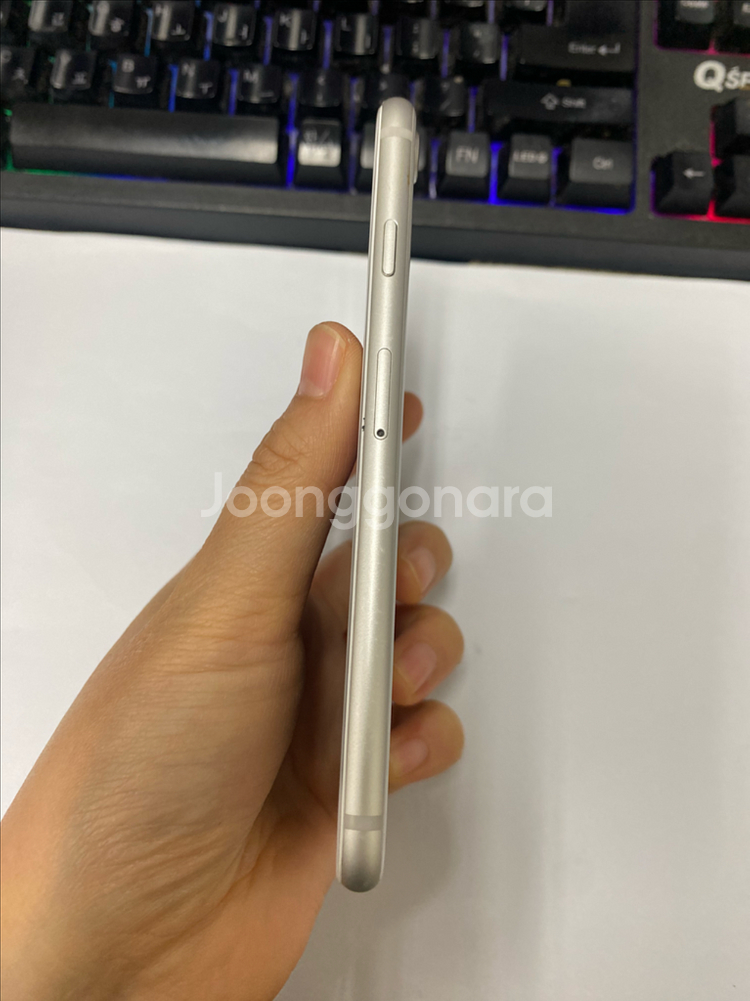 아이폰8 실버 A급 64GB 배터리100% 빈티지카메라--5