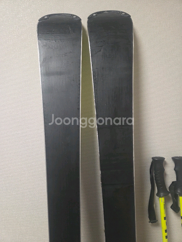 뵐클 주니어 레이스타이거 JR 프로 스키 판매합니다.--1