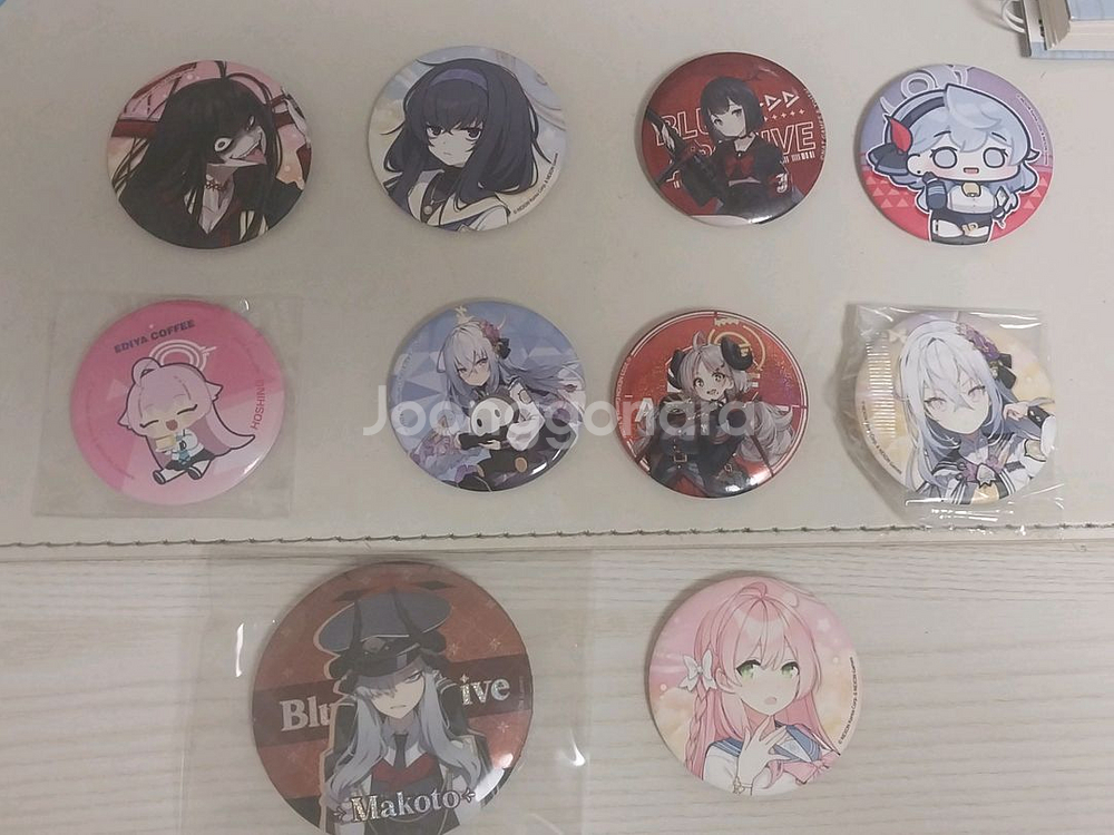 블루아카이브 아즈가 우이 호시노 츠루기 애니플 캔뱃지--0