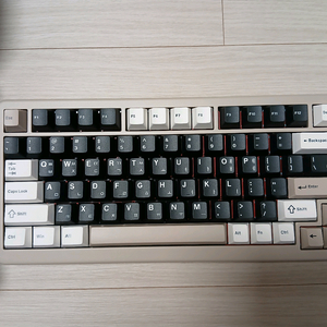 큐센 풀알루미늄 기계식 키보드 r75