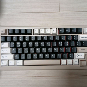 큐센 풀알루미늄 기계식 키보드 r75