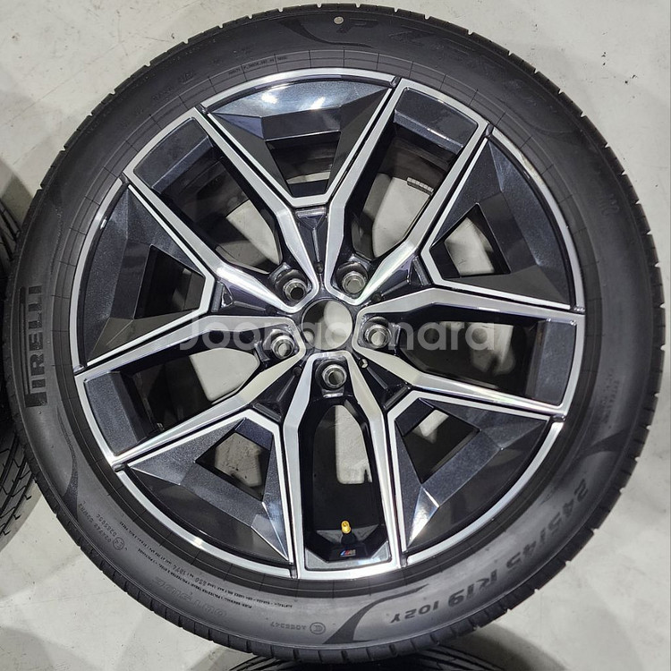 BMW G60 936m 5시리즈 19인치 휠타이어--2