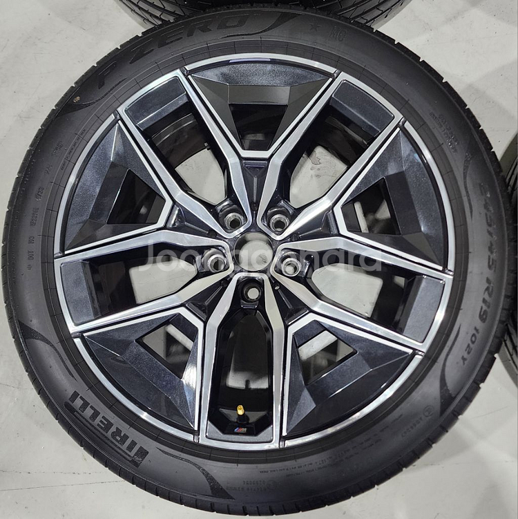 BMW G60 936m 5시리즈 19인치 휠타이어--3