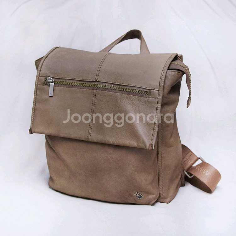 만다리나덕 졸리 풀그레인 레더 탑커버 플랩 스퀘어 백팩--0