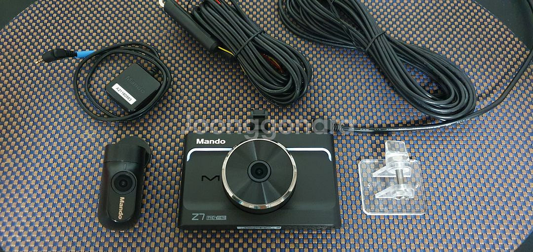 만도 Z7 블랙박스 4인치화면 (32GB, GPS)--0