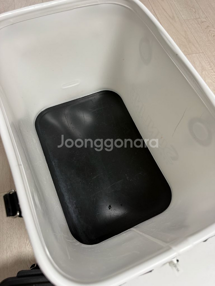 선라인 밑밥통 하드 바칸 팝니다.--1