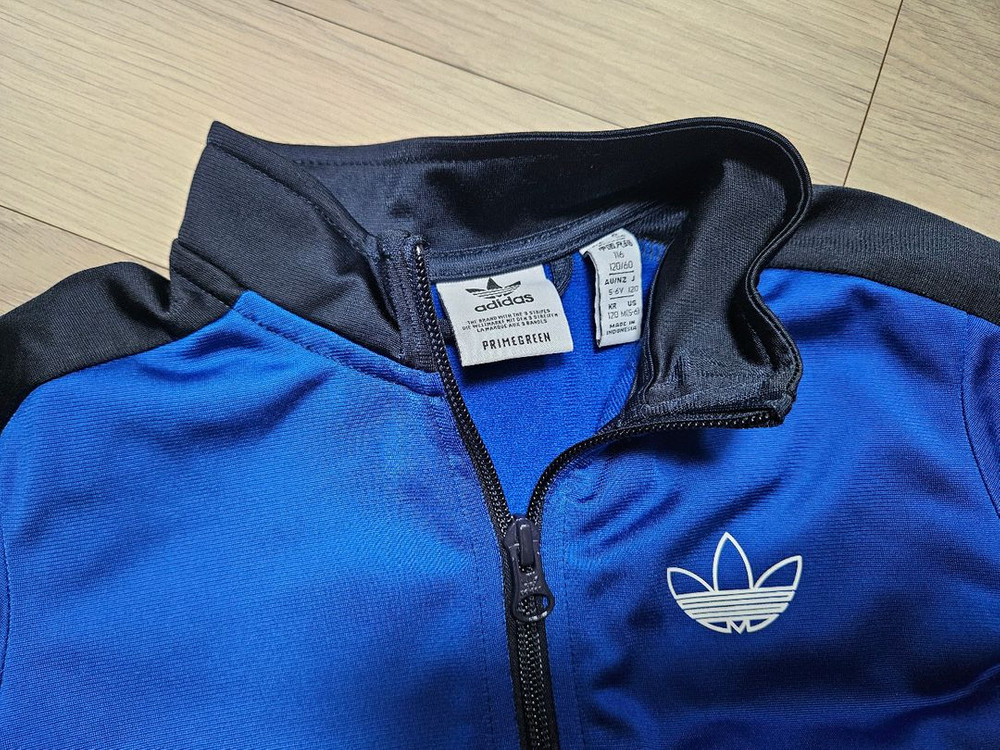 아디다스 키즈 트레이닝복 세트 (120사이즈)--5