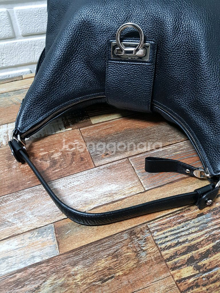 [정품] 페라가모 간치니 파니샤 숄더백--6