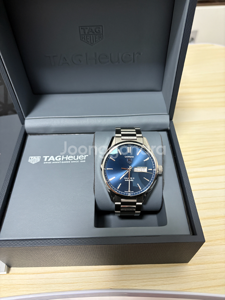 태그호이어 까레라 데이데이트 41mm 청판 시계 판매--1
