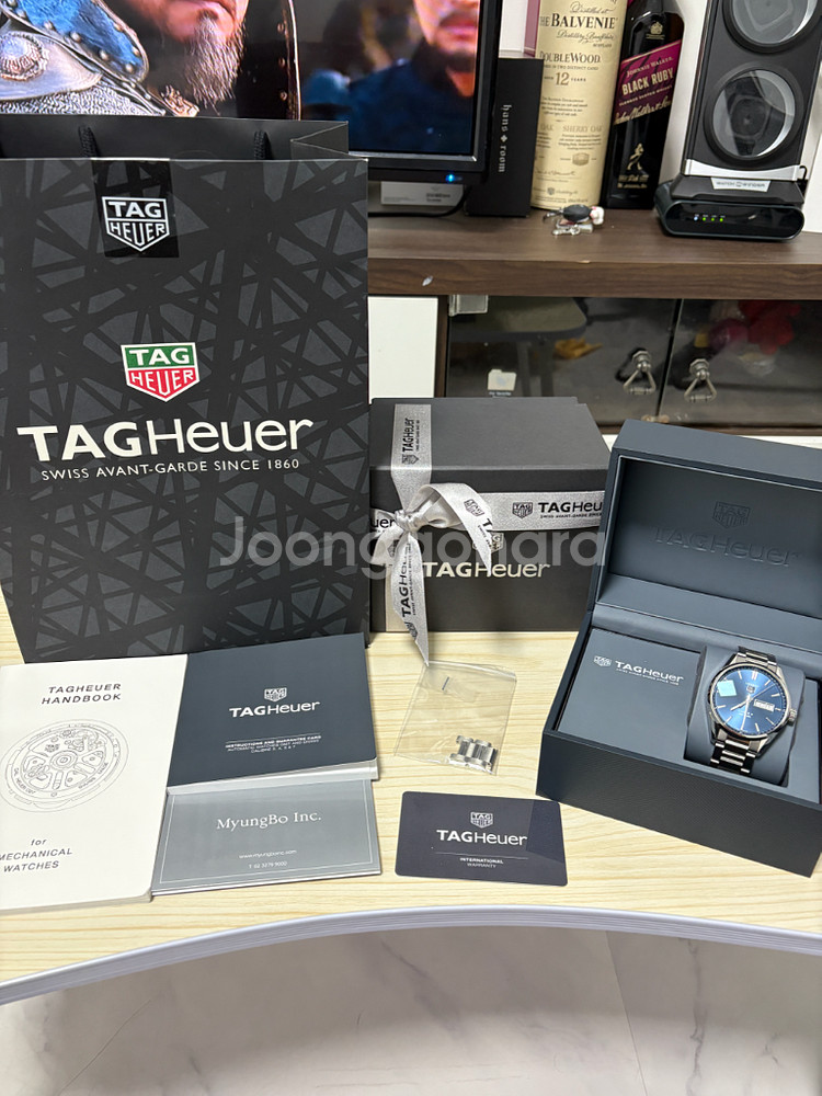 태그호이어 까레라 데이데이트 41mm 청판 시계 판매--0