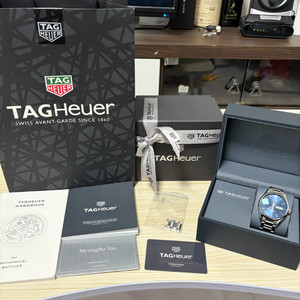 태그호이어 까레라 데이데이트 41mm 청판 시계 판매