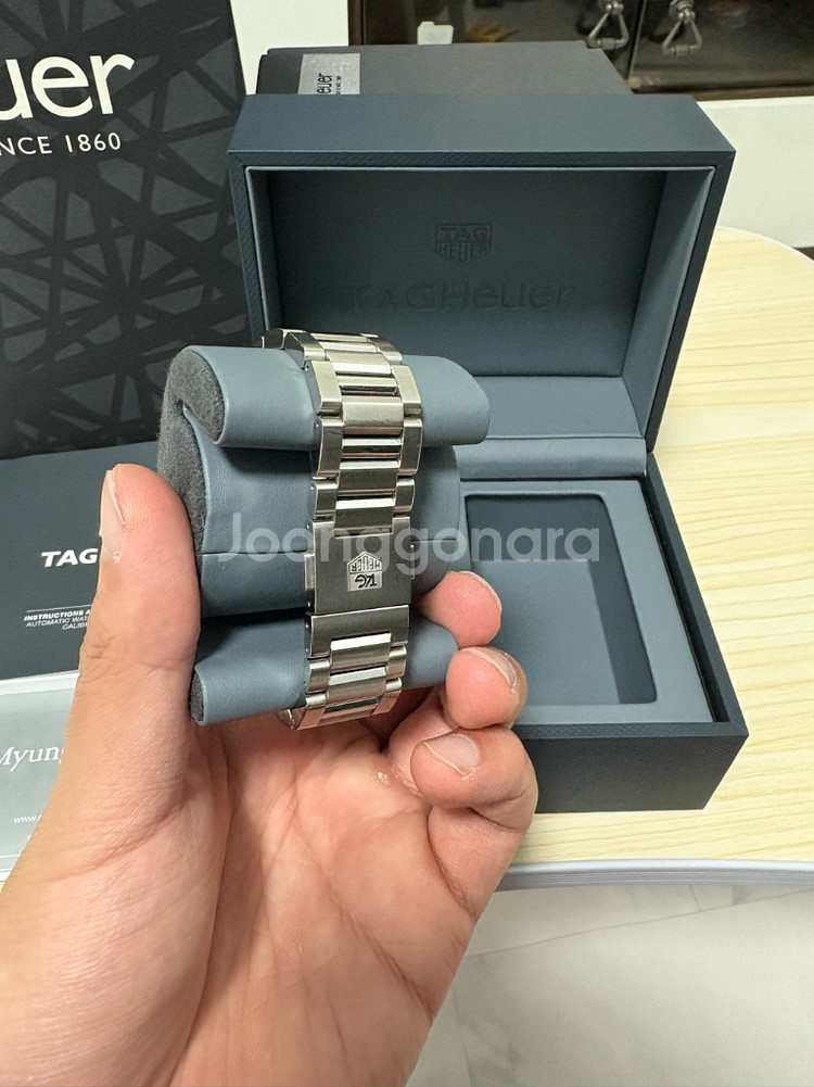 태그호이어 까레라 데이데이트 41mm 청판 시계 판매--6