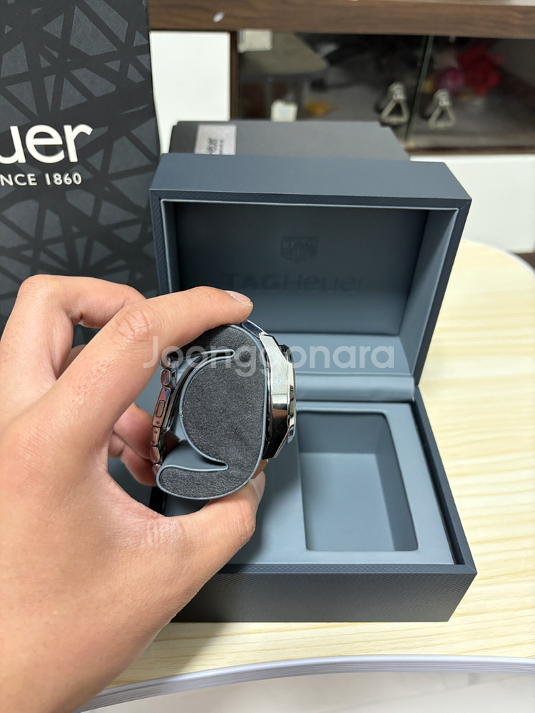 태그호이어 까레라 데이데이트 41mm 청판 시계 판매--3