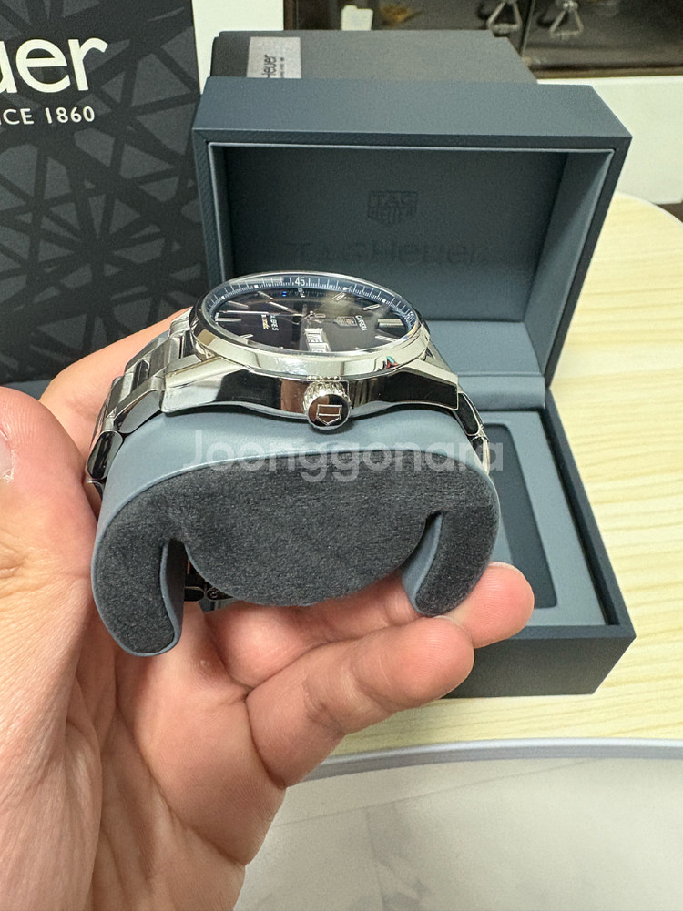 태그호이어 까레라 데이데이트 41mm 청판 시계 판매--4