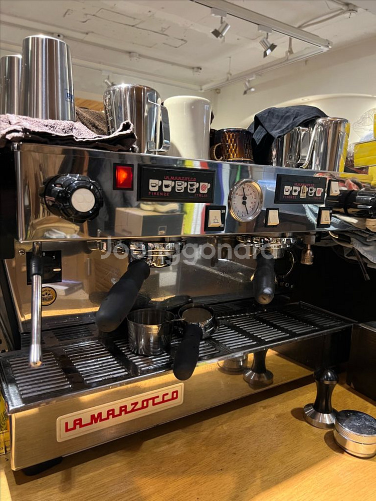 라마르조꼬 리네아 클래식 커피머신 블랙--1