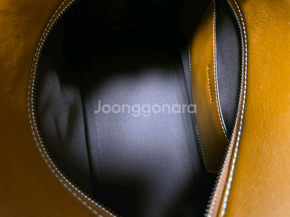 킴스어패럴 띠서울 한정판 레옹백M 빈티지카멜--7