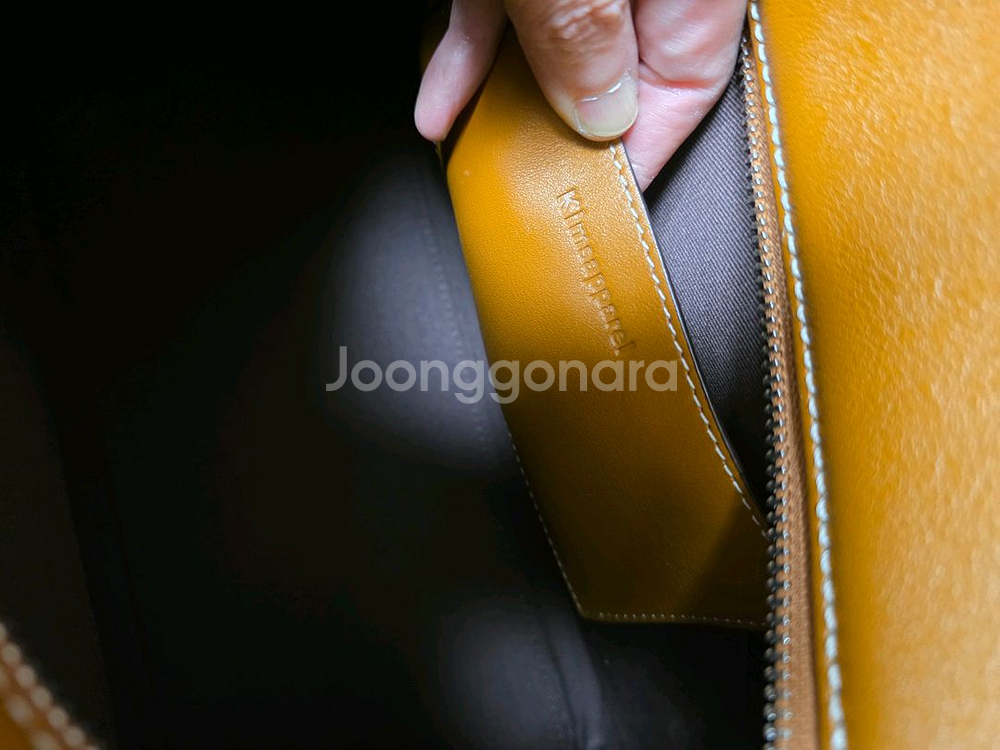 킴스어패럴 띠서울 한정판 레옹백M 빈티지카멜--6