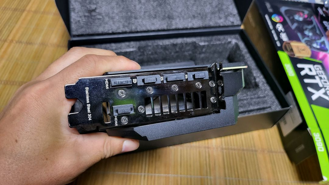 ASUS 3090 로그스트릭 판매합니다--2