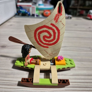 정품 레고 모아나 피규어 및 배 판매합니다