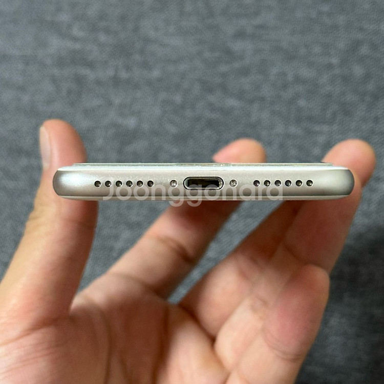 아이폰 se3 512gb 화이트 베젤 미국판 무음--4