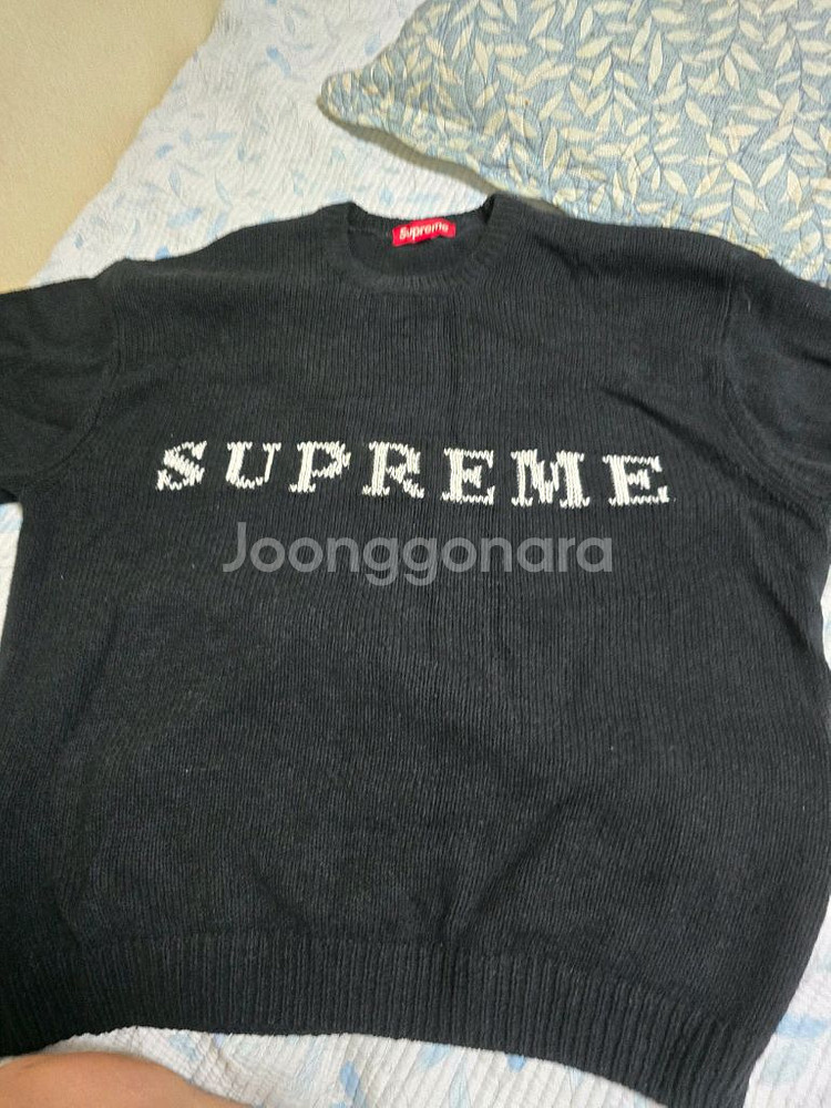 슈프림 25ss 로고 니트 팝니다--0