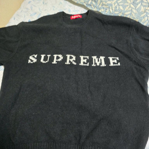 슈프림 25ss 로고 니트 팝니다