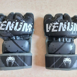 venum mma 글러브 팝니다