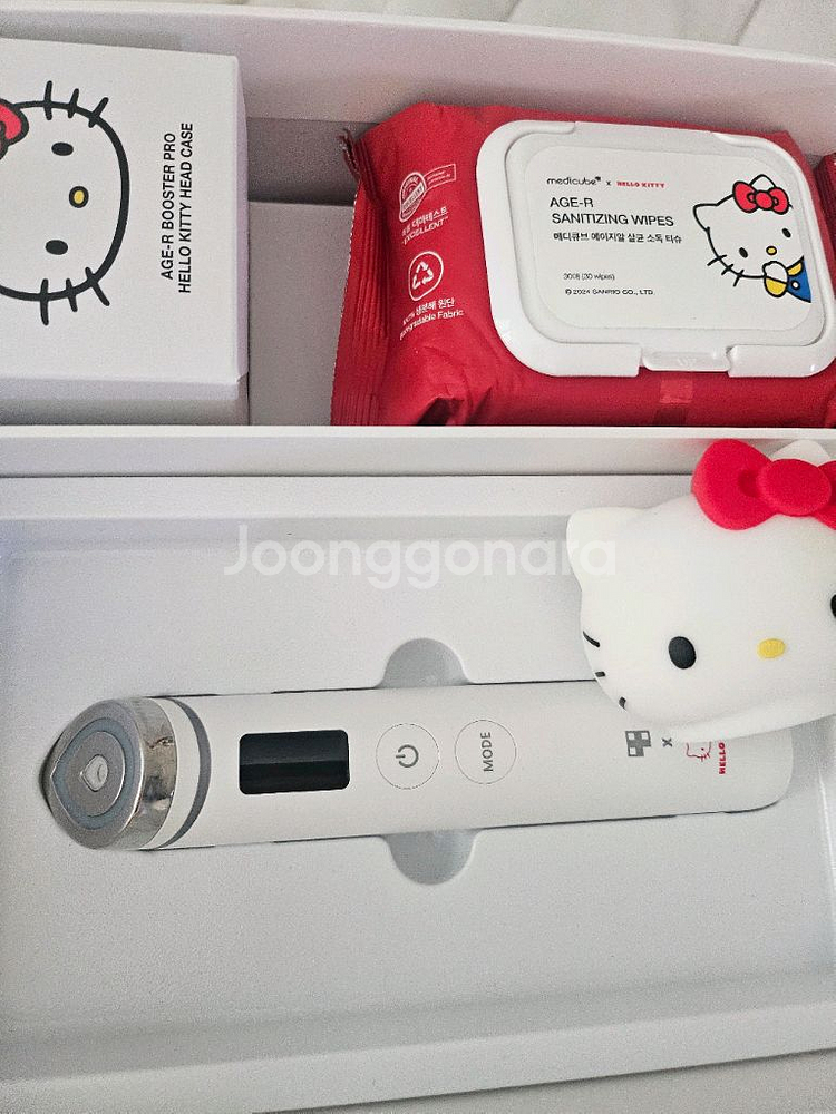 메디큐브 부스터프로 헬로키티 에디션--2