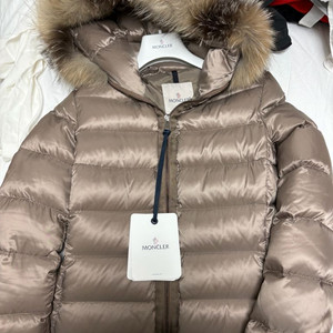 몽클레어 여성 리얼퍼 롱패딩 거의 새상품