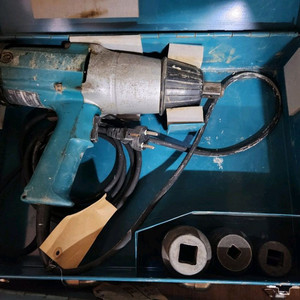 마끼다 임팩렌치 6906