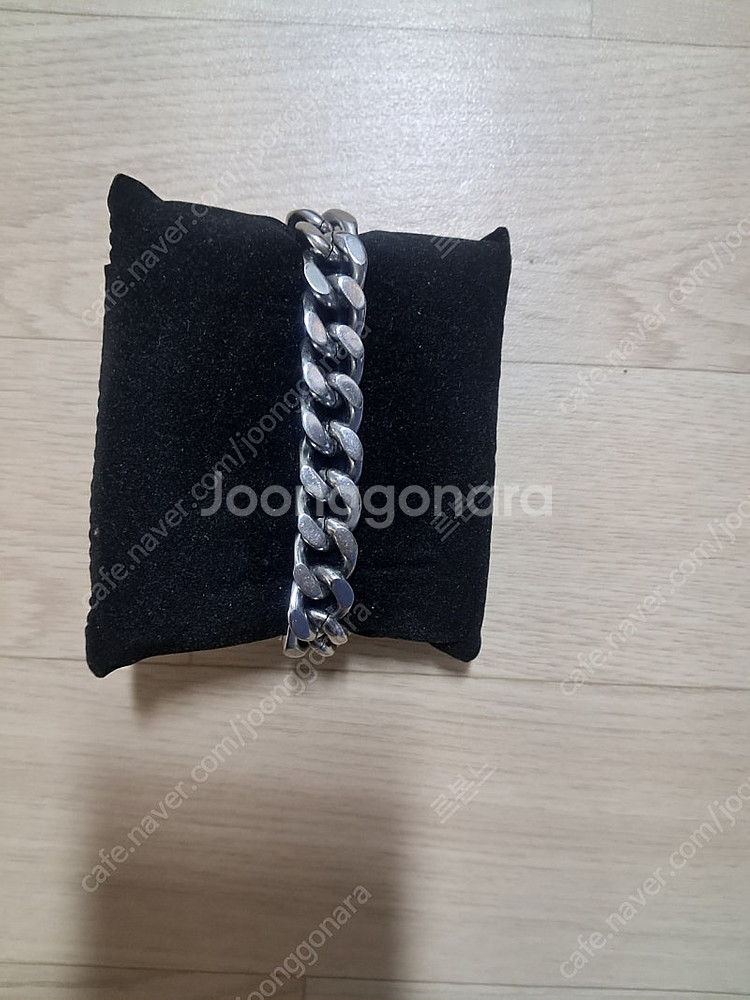 특수표면처리.남성대형팔찌.새상품.22cm.폭1.2cm--0