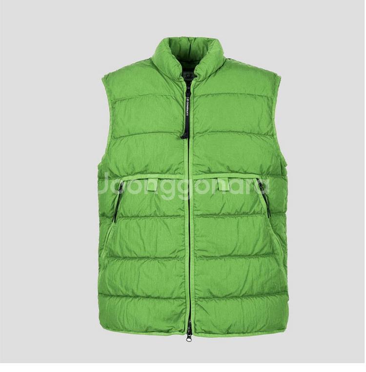 cp컴퍼니 패딩조끼 판매합니다 (새상품)--0