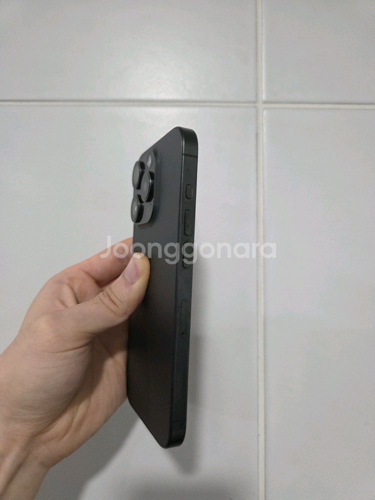 아이폰15프로 256gb 블랙티타늄 풀박75만--2