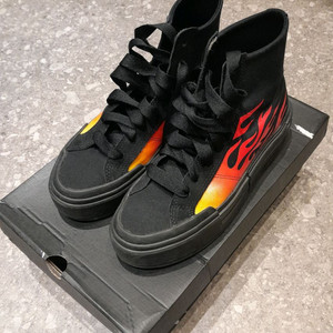 컨버스 척테일러 올스타 플레임 블랙 (275)