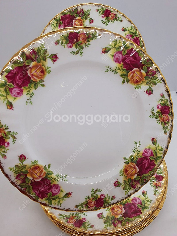 앤틱 영국산 로얄알버트 황실장미 중.대접시 개당값--9